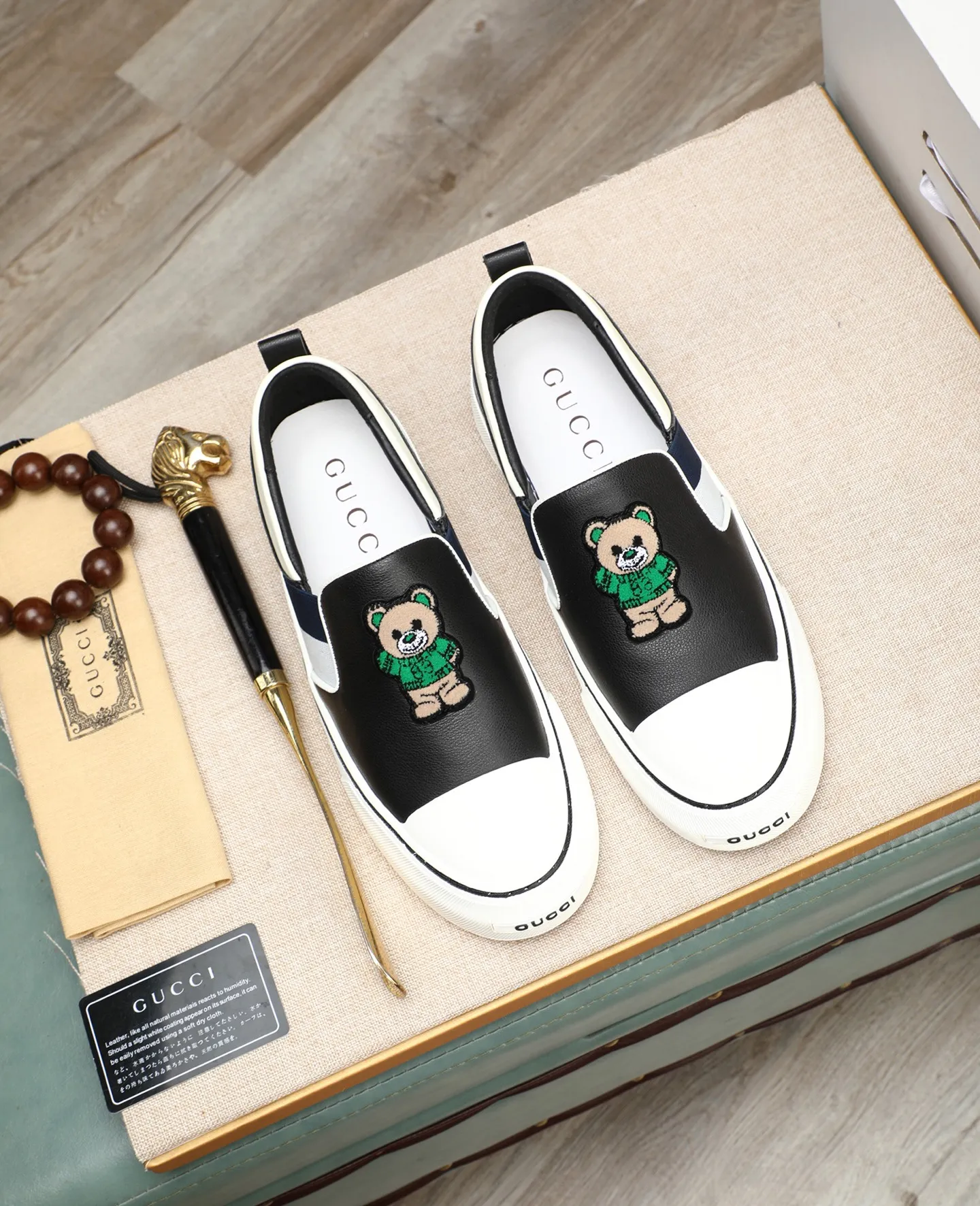 Men's shoes 💰460 GUCCI🔍🔍The latest models are on sale at the same time at the counter. Original calfskin imported from Italy, genuine leather lining, (high-end, extravagant, and classy) with exquisite workmanship. Soles: Original soles specially provided by the original factory. ⚠Exclusive double-layer movable molded soles are super comfortable⚠. Photos of the real thing🎬The real thing is even better🔍🔍"High quality·Follow the order" Code number 38-44